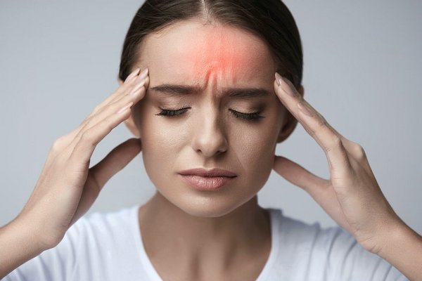 Сильная внезапная боль в голове: что делать и как предотвратить